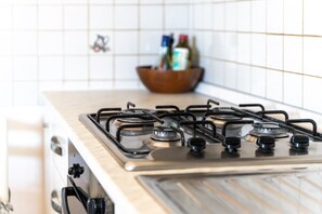 Fridge, oven, stovetop, cookware/dishes/utensils - Vacation Home "Villa Panoramica" with Sea View, Shared Pool & Private Terraces (Costa Paradiso)