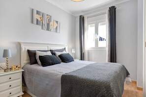2 dormitorios, tabla de planchar con plancha, wifi gratis y ropa de cama