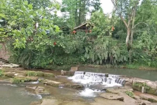 Property grounds - Haiyue Hotel (Ya'an)