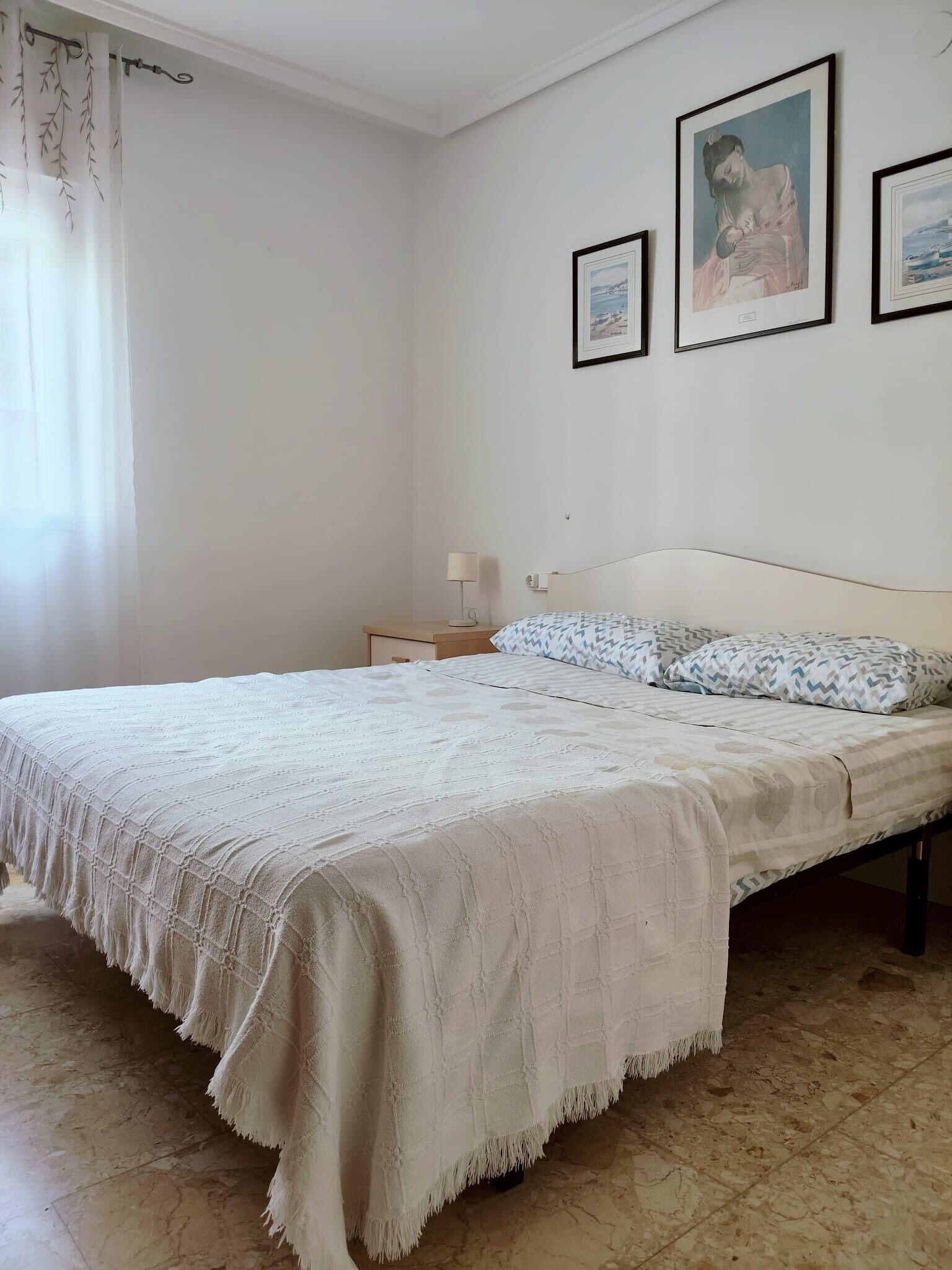 3 bedrooms, iron/ironing board, bed sheets