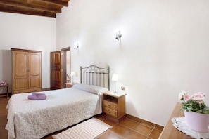 1 chambre, Wi-Fi gratuit, draps fournis