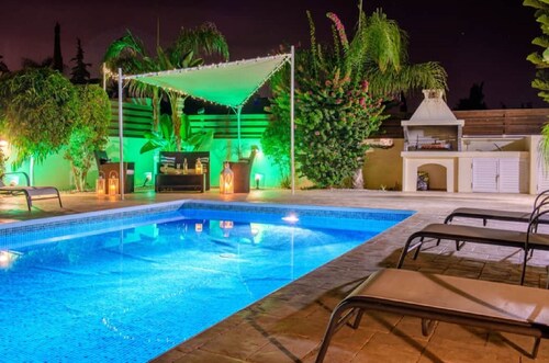 Villa Sophia - 3 bed villa with private pool, 2 min walk to beach and internet