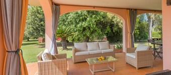 Villa "Tenuta Vallegaia" with sea view, private pool and Wi-Fi