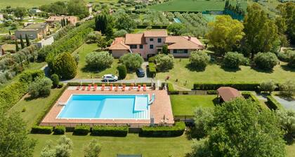Villa "Tenuta Vallegaia" with sea view, private pool and Wi-Fi