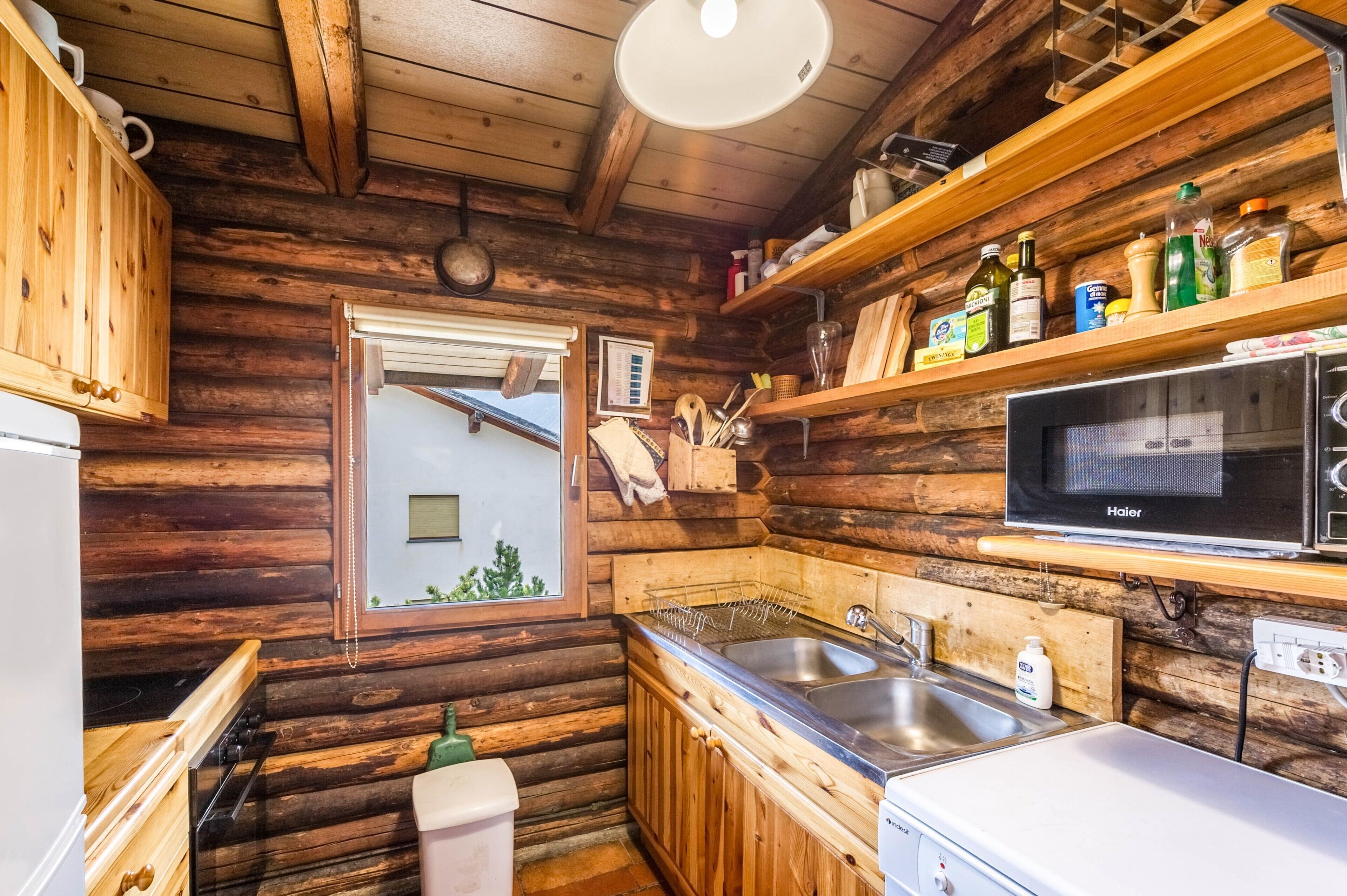 Frigorifero, piano cottura, macchina per tè/caffè