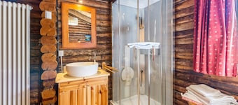 Chalet "Vue Cervin Matterhorn" with Mountain Views, Private Terrace & Wi-Fi