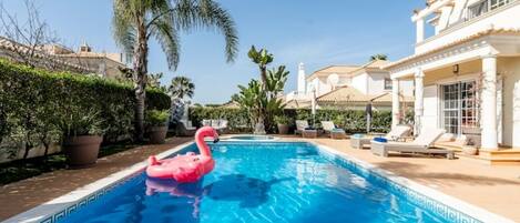 Piscine extérieure