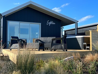 The Hideaway - Waipipi Beach - Waverley - Couples Retreat with Hot Tub