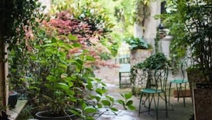Terrace/patio - Logis Saint Léonard (Honfleur)