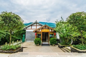 Exterior - Mount Forest Hotel (Emeishan City)
