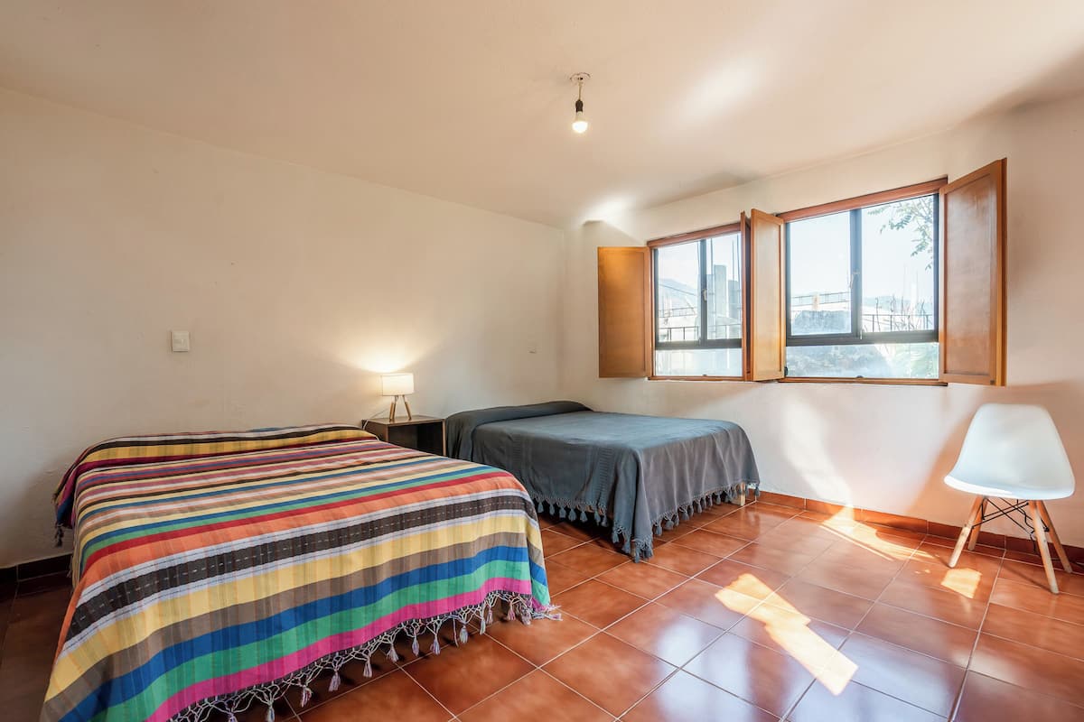 Basic-Vierbettzimmer | 1 Schlafzimmer, individuell dekoriert, individuell eingerichtet