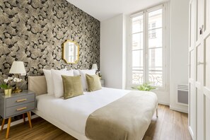 2 多间卧室、办公桌、熨斗/熨衣板、旅行婴儿床