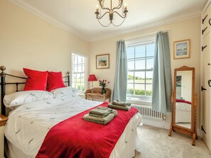 3 bedrooms, free WiFi, bed sheets - 3 bedroom accommodation in Wrentham, near Southwold (Wrentham, near Southwold)