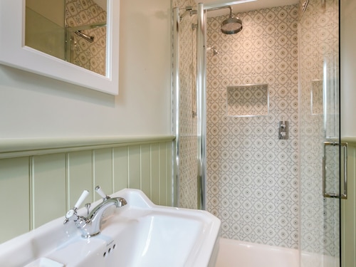 1 chambres à coucher à Pulborough