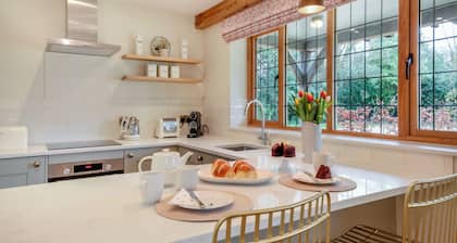 1 bedroom accommodation in Pulborough