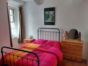 3 Schlafzimmer, Bügeleisen/Bügelbrett, Reisekinderbett, kostenloses WLAN