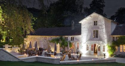 Logis Hotel la Source Bleue