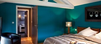 Logis Hotel la Source Bleue