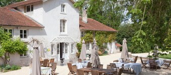 Logis Hotel la Source Bleue