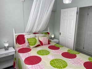 1 bedroom, WiFi, bed sheets