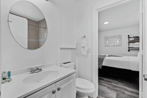 Shower, hair dryer, towels, soap - Charming 2 BR Walking Distance to Ocean - Unit 2 (Hollywood)