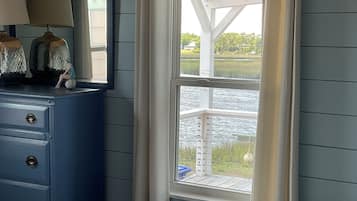 2 bedrooms, free WiFi, bed sheets, wheelchair access