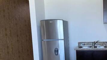 Comfort Condo | Private kitchen | Cookware/dishes/utensils