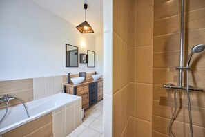 Hair dryer, towels - Maison Ariel - Charmante maison pour 6 (Bricqueville-sur-Mer)