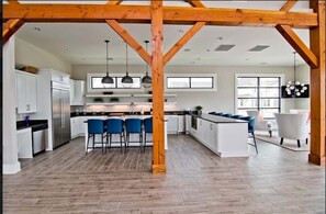 Fridge, microwave, oven, dishwasher - Pirate Haven, Soundside House in Beaufort, NC! (Beaufort)