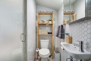 Bruser, hårtørrer, håndklæder