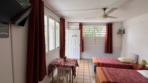 1 Schlafzimmer, Bügeleisen/Bügelbrett, kostenloses WLAN, Bettwäsche