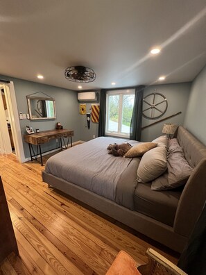 3 Schlafzimmer, Schreibtisch, Bügeleisen/Bügelbrett, Reisekinderbett