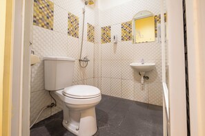Bathroom - OYO 2947 Cluster Harris Home Stay and Kos (Cimahi)