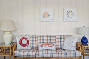 Televisor intel·ligent, llar de foc, reproductor de DVD i impressores 