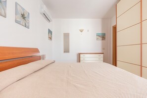 2 bedrooms