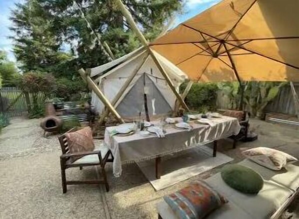 屋外ダイニングエリア