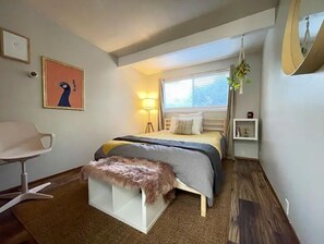 1 bedroom, desk, iron/ironing board, WiFi