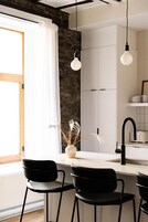 Luxury Apartment, 2 Bedrooms | Egyptian cotton sheets, premium bedding, down comforters