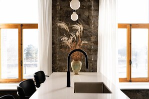 Luxury-Apartment, 1 Queen-Bett | Bettwäsche aus ägyptischer Baumwolle, hochwertige Bettwaren