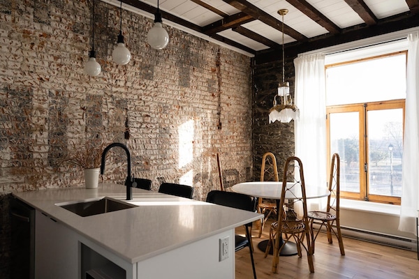 Luxury Apartment, 1 Queen Bed | 2 bedrooms, Egyptian cotton sheets, premium bedding, down comforters