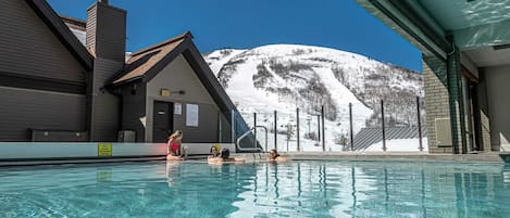 Piscine couverte, piscine chauffée