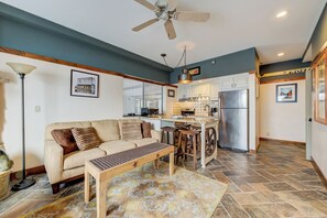 Smart TV, fireplace, DVD player