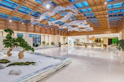 Xianfeng Pingbaying Forest Hotel