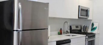 ★ RARE 1BR Apt with Character GREAT Location! W/D★