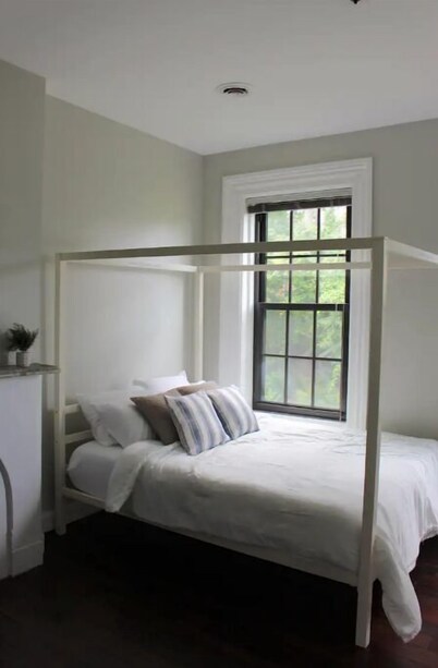 Chic, Renovated Brownstone in Prime DT Albany