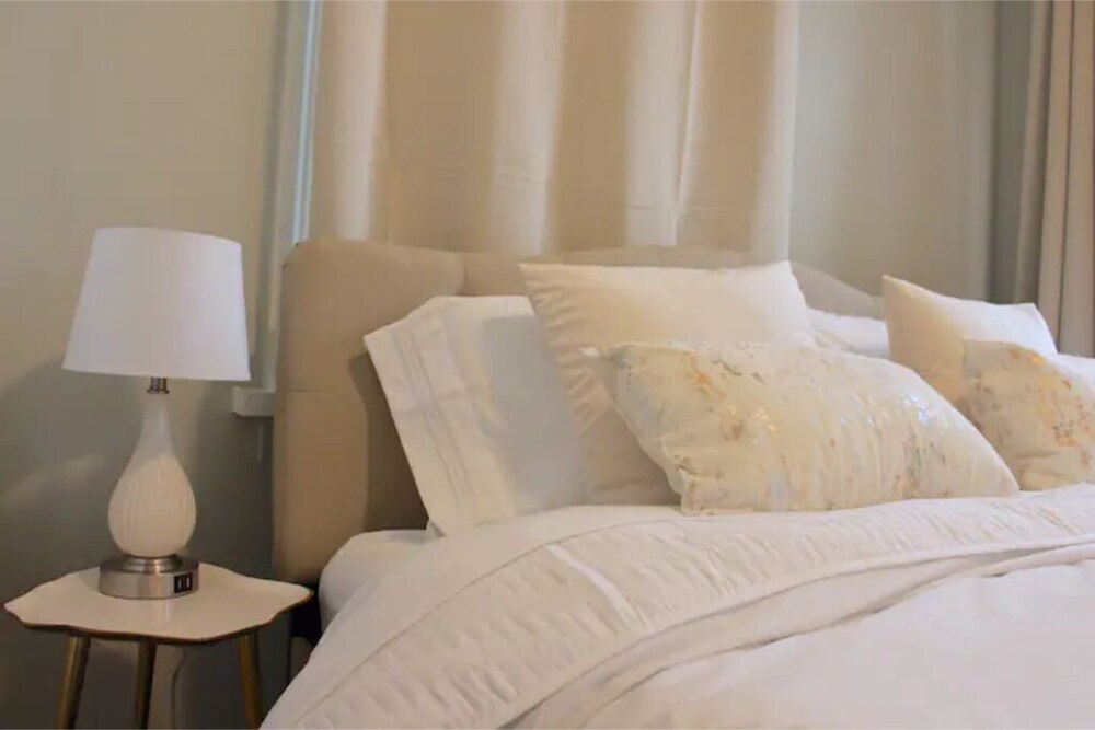 2 BEDROOM / 1 BATH TRENDY Apt ★ Downtown Albany Albany FeWodirekt