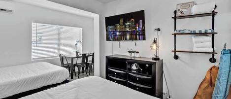 Schreibtisch, Bügeleisen/Bügelbrett, kostenloses WLAN, Bettwäsche