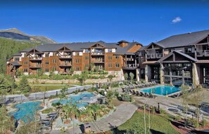 Exterior - 2 BR 2 BA slope-side resort ski-in just feet from 4 o'clock (Breckenridge)