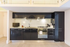 Kühlschrank, Ofen, Herdplatte, Toaster