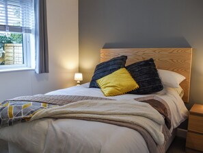 1 bedroom, free WiFi, bed sheets - 1 bedroom accommodation in Porthmadog (Porthmadog)